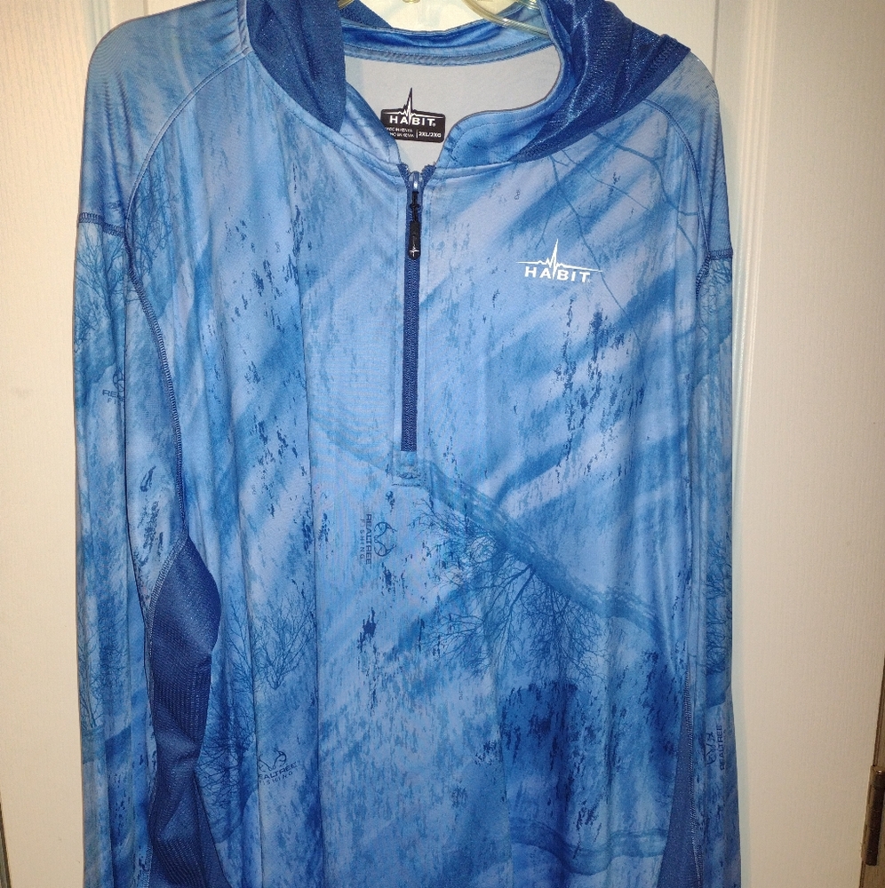 New Habit Realtree Hooded outdoor shirt